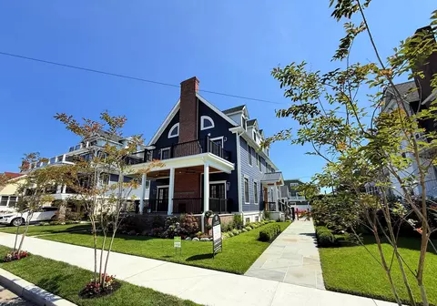 15 S Cornwall Ave, Ventnor City, NJ 08406