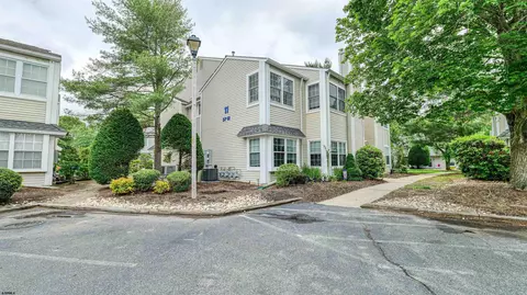 109 Driftwood Ct #109, Absecon, NJ 08205