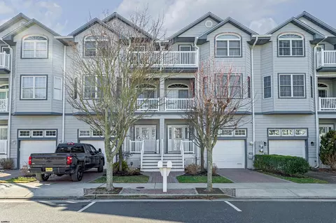 30 S Coolidge Ave, Margate City, NJ 08402