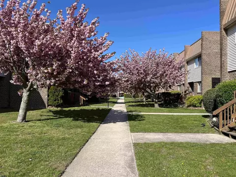 803 B Dudley Ct #1404, Ventnor City, NJ 08406