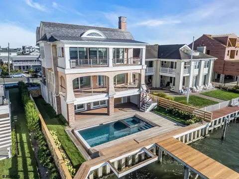 70 Bay Rd, Ocean City, NJ 08226