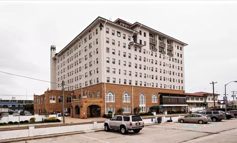 719 E 11th St #410, Ocean City, NJ 08226