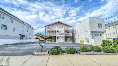 9609 Pacific Ave #5, Margate City, NJ 08402