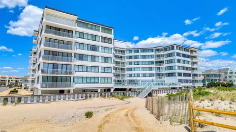 111 S 16th St #313, Longport, NJ 08403