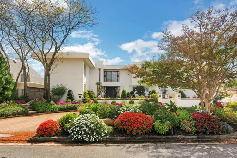 8104 Bayshore Dr, Margate City, NJ 08402