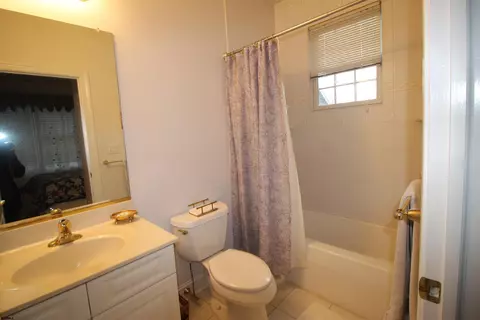 Bath - 623 Biscayne Ave, Galloway, NJ 08205 photo 6 of 7