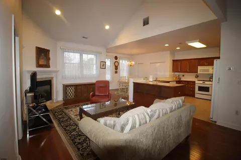 Living - 623 Biscayne Ave, Galloway, NJ 08205 photo 1 of 5