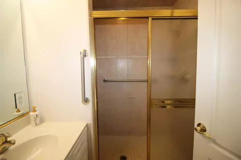 Bath - 623 Biscayne Ave, Galloway, NJ 08205 photo 4 of 7