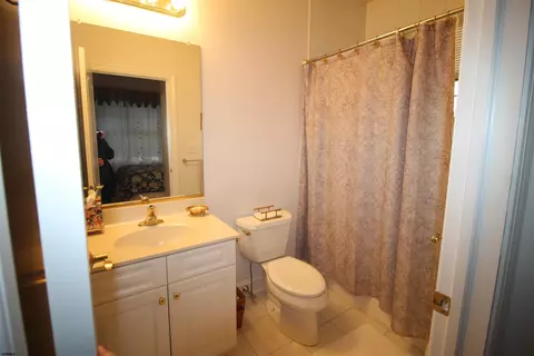 Bath - 623 Biscayne Ave, Galloway, NJ 08205 photo 5 of 7