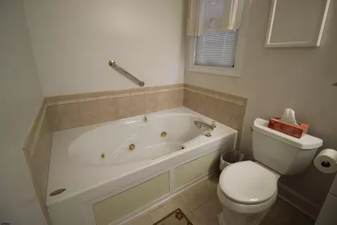 Bath - 623 Biscayne Ave, Galloway, NJ 08205 photo 3 of 7