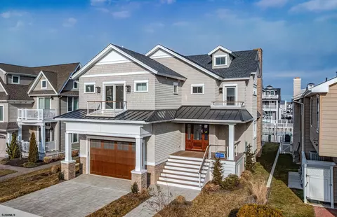 4 Grenada Ln, Ocean City, NJ 08226
