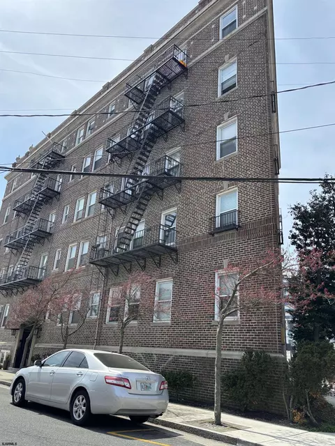 2 S Hartford Ave #A1, Atlantic City, NJ 08401