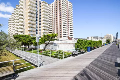 101 S Plaza Pl #1412, Atlantic City, NJ 08401