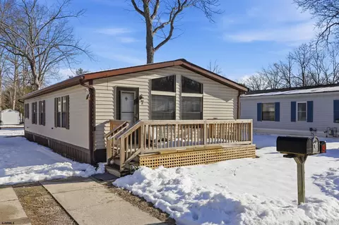 8 Cardinal Dr, Egg Harbor City, NJ 08215