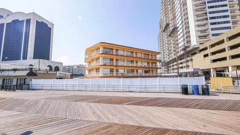 108 S Montpelier Ave #214, Atlantic City, NJ 08401