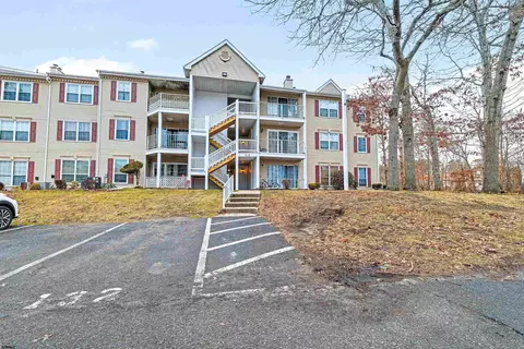 130 Iroquois Dr #130, Absecon, NJ 08205