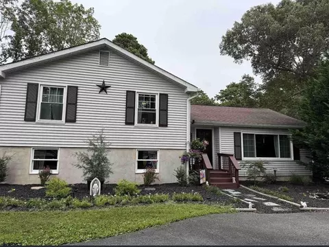 708 S 2nd Ave, Galloway, NJ 08205