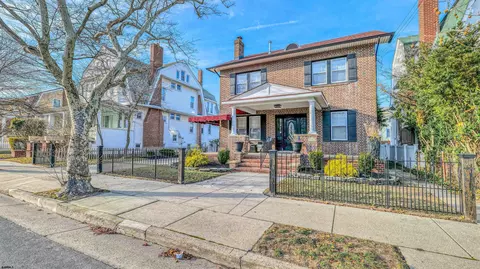 5403 Ventnor Ave, Ventnor City, NJ 08406