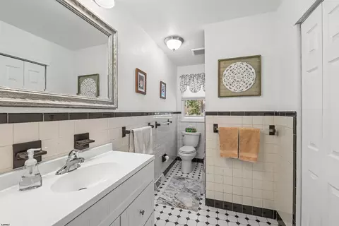 Bath - 655 Weilers Ln, Absecon, NJ 08201 photo 2 of 2