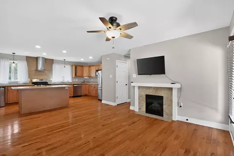 Living - 10 E Curran Dr, Absecon, NJ 08201 photo 1 of 6