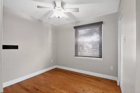 Bedroom - 10 E Curran Dr, Absecon, NJ 08201 photo 8 of 8