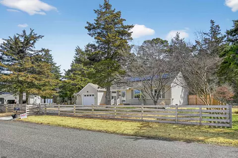 Exterior - 10 E Curran Dr, Absecon, NJ 08201 photo 2 of 15
