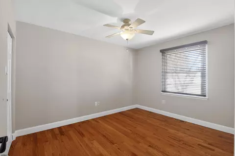 Bedroom - 10 E Curran Dr, Absecon, NJ 08201 photo 4 of 8