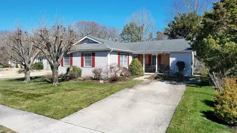 8 Renee Dr, Egg Harbor Township, NJ 08234