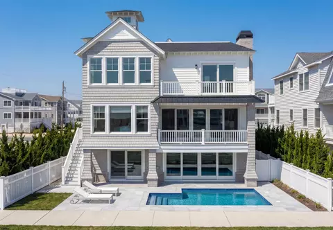 117 W 17th St, Ocean City, NJ 08226
