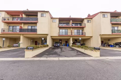 10 Empire Dr, Pleasantville, NJ 08232