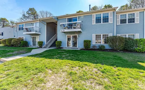 80 Club Pl #80, Galloway, NJ 08205