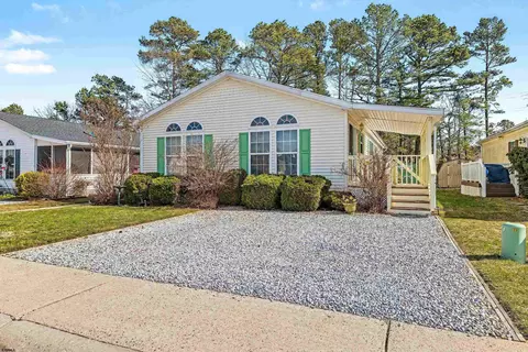22 Sycamore Ln, Mays Landing, NJ 08330