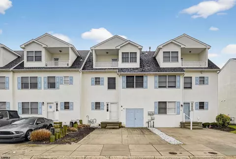 16 Horizon Ln, Brigantine, NJ 08203