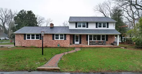 2459 Buttonwood Dr, Vineland, NJ 08361