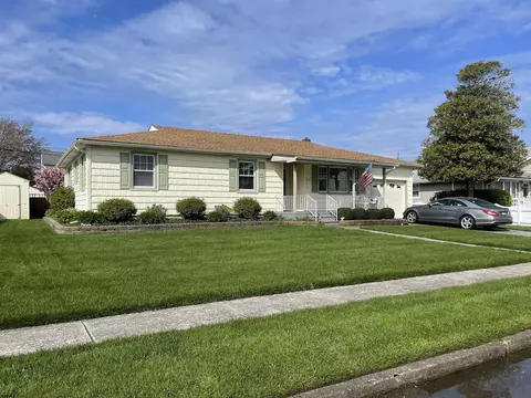 208 20th St S St, Brigantine, NJ 08203