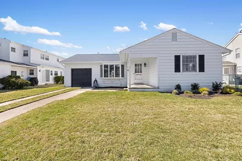 4 Hudson Cv, Brigantine, NJ 08203