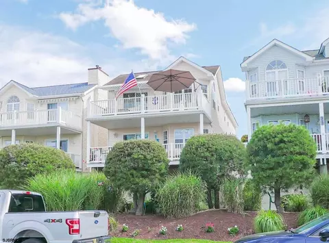 310 Roosevelt Blvd #2, Ocean City, NJ 08226