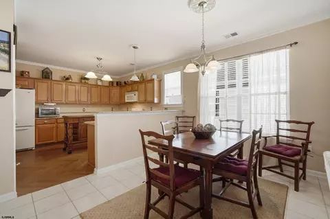 Dining - 102 Warwick Rd, Galloway, NJ 08205 photo 2 of 3