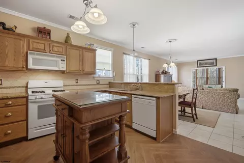 Kitchen - 102 Warwick Rd, Galloway, NJ 08205 photo 1 of 2