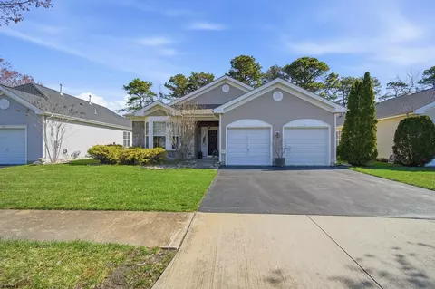 Exterior - 102 Warwick Rd, Galloway, NJ 08205 photo 2 of 7