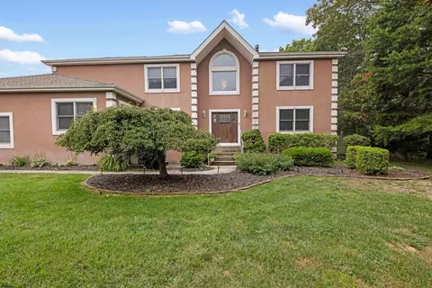 8 Clayton Dr, Ocean View, NJ 08230