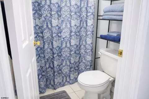 Bath - 720 Eagle Point Ct, Absecon, NJ 08205 photo 3 of 3