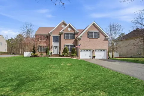 12 Hartford Dr, Egg Harbor Township, NJ 08234