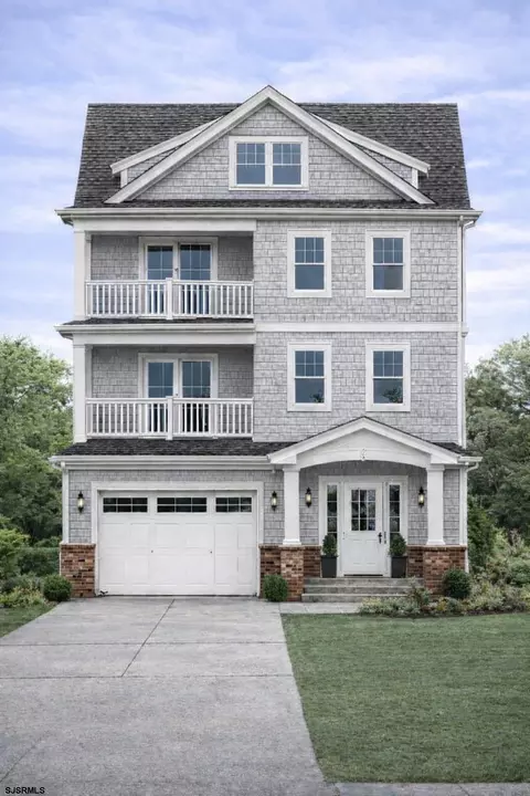 65 W 16th St, Ocean City, NJ 08226