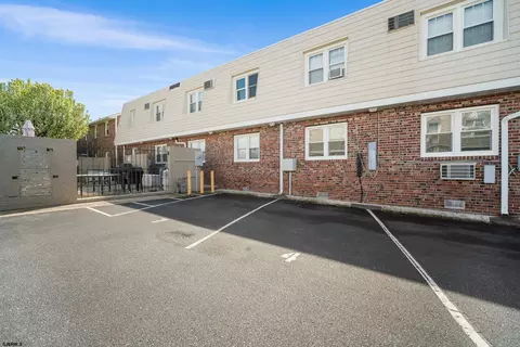 211 N Coolidge Ave #4, Margate City, NJ 08402