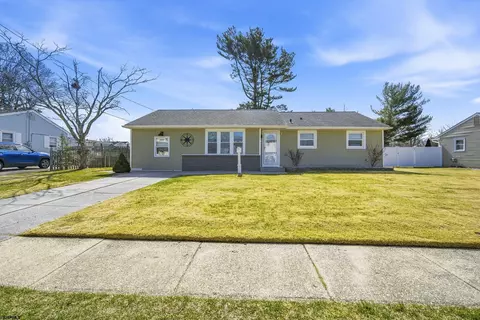 17 Princeton Rd, Somers Point, NJ 08244