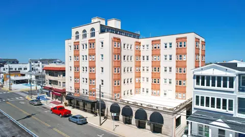 807 E 8th St #208, Ocean City, NJ 08226
