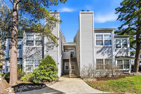 42 Driftwood Ct #42, Absecon, NJ 08205