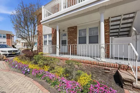 9711 Ventnor Ave #2C, Margate City, NJ 08402