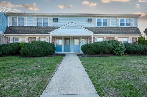 73 Oxford Vlg # B, Egg Harbor Township, NJ 08234